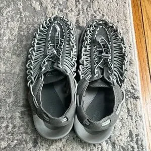 Gently Used…Keen Gray Sandals with Woven Cord Design - Size 9 Keen | Shoes | Gently Usedkeen Gray Sandals With Woven Cord  main image 2